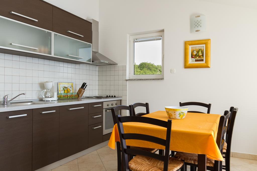 Apartments Vukelic Klenovica Room photo