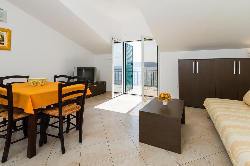 Apartments Vukelic Klenovica Room photo