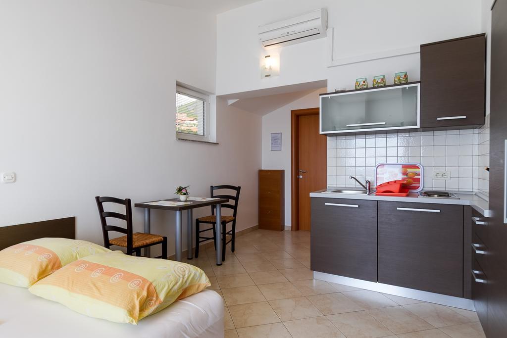 Apartments Vukelic Klenovica Room photo
